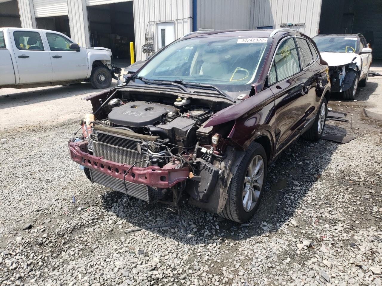 Photo 2 from auction – 2016 LINCOLN MKC SELECT with VIN 5LMCJ2C93GUJ18250