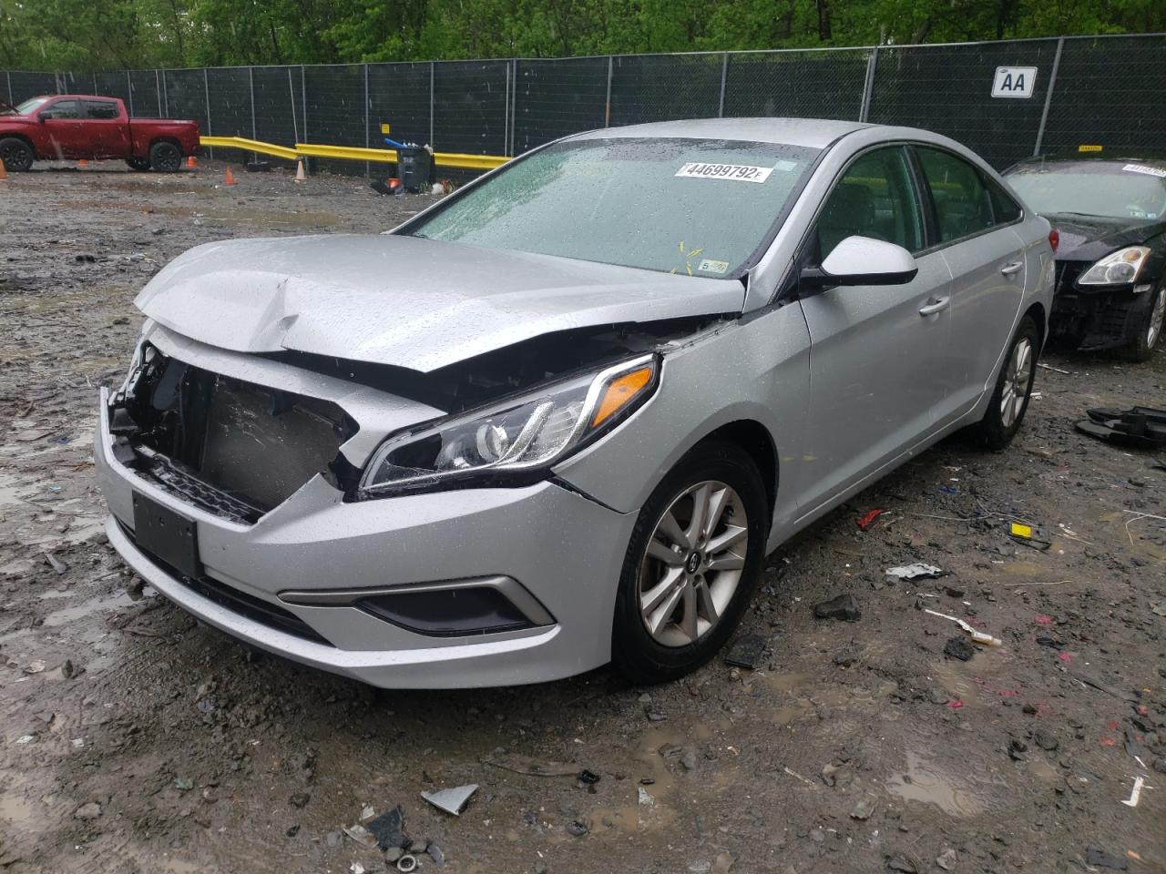 Photo 2 from auction – 2016 HYUNDAI SONATA SE with VIN 5NPE24AF7GH389128