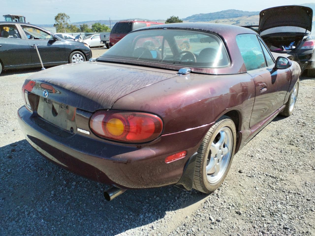 Photo 4 from auction – 2000 MAZDA MX-5 MIATA with VIN JM1NB3539Y0149281