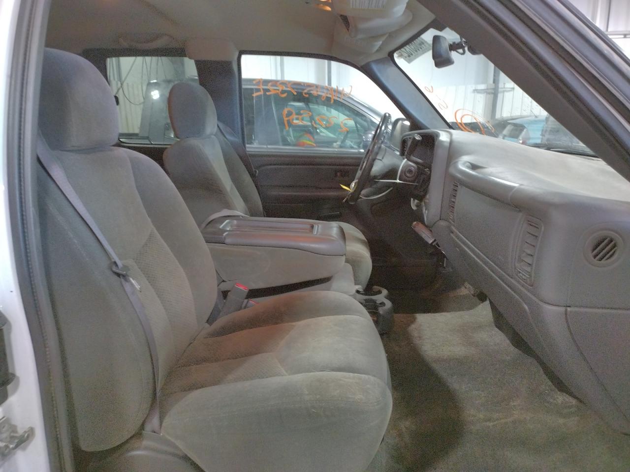 Photo 5 from auction – 2004 CHEVROLET SILVERADO with VIN 1GCEK19T24E346384