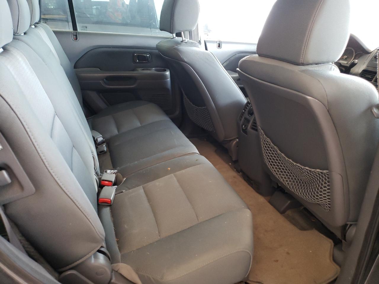 Photo 6 from auction – 2006 HONDA PILOT LX with VIN 5FNYF28166B021441