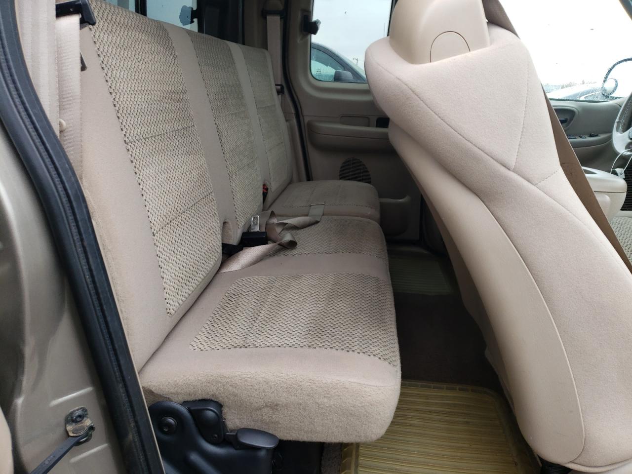 صورة رقم 6 من المزاد - 2002 FORD F150 مع VIN 1FTRX18LX2NB81704