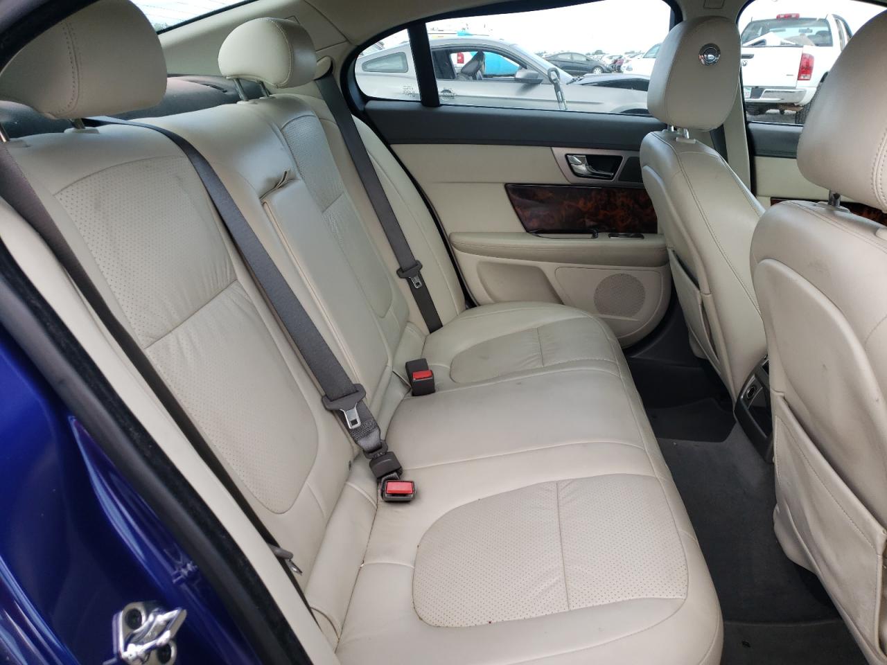 Photo 6 from auction – 2011 JAGUAR XF PREMIUM with VIN SAJWA0GB2BLS08270