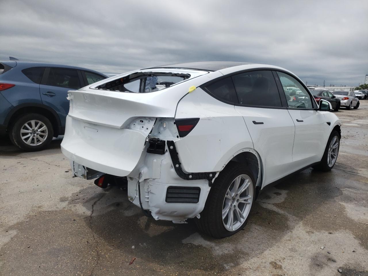 Photo 4 from auction – 2021 TESLA MODEL Y with VIN 5YJYGDEE0MF296302