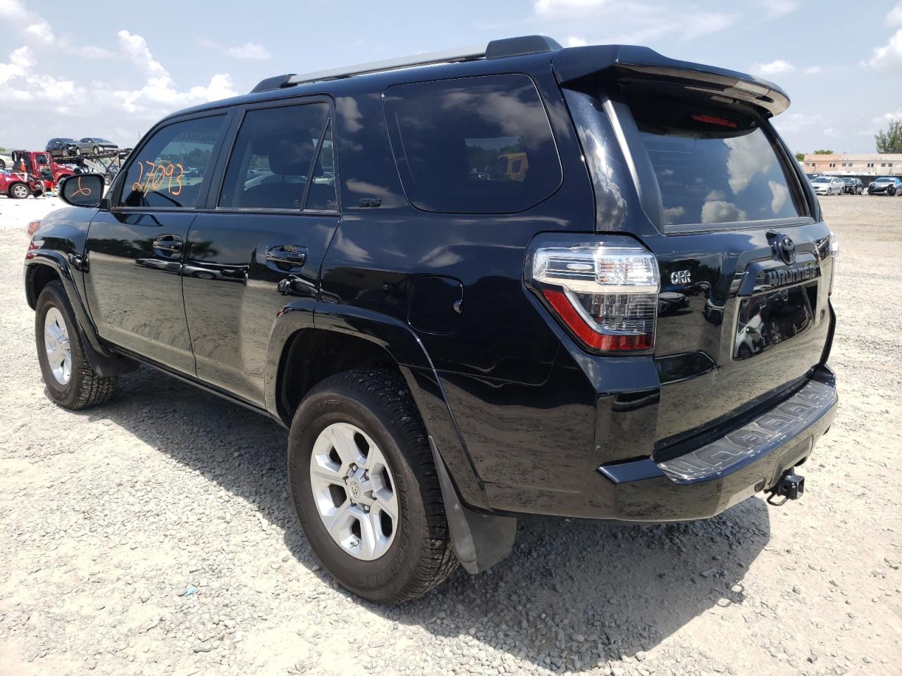 Photo 3 from auction – 2020 TOYOTA 4RUNNER SR with VIN JTEBU5JR7L5762283