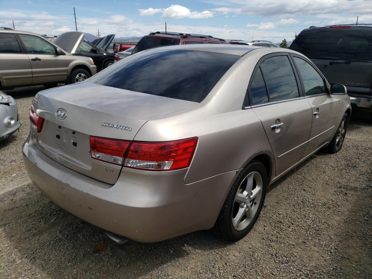 Photo 4 from auction – 2007 HYUNDAI SONATA SE with VIN 5NPEU46F57H165018