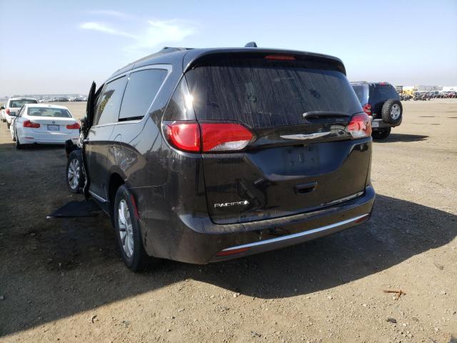 Photo 3 from auction – 2017 CHRYSLER PACIFICA T with VIN 2C4RC1BG2HR642526