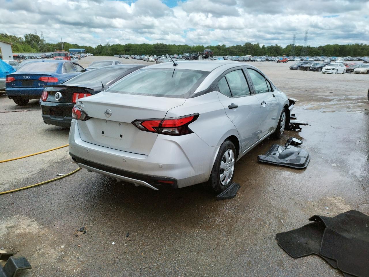 Photo 4 from auction – 2020 NISSAN VERSA S with VIN 3N1CN8DV8LL857390