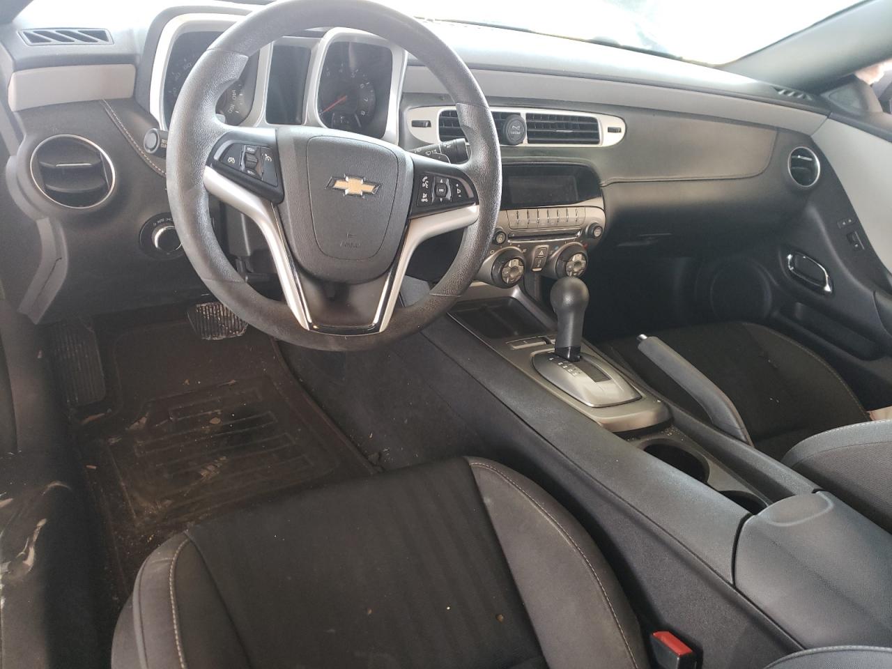 Photo 19 from auction – 2015 CHEVROLET CAMARO LS with VIN 2G1FB1E30F9138237