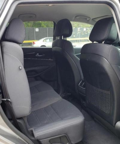 Photo 6 from auction – 2016 KIA SORENTO LX with VIN 5XYPGDA39GG146749