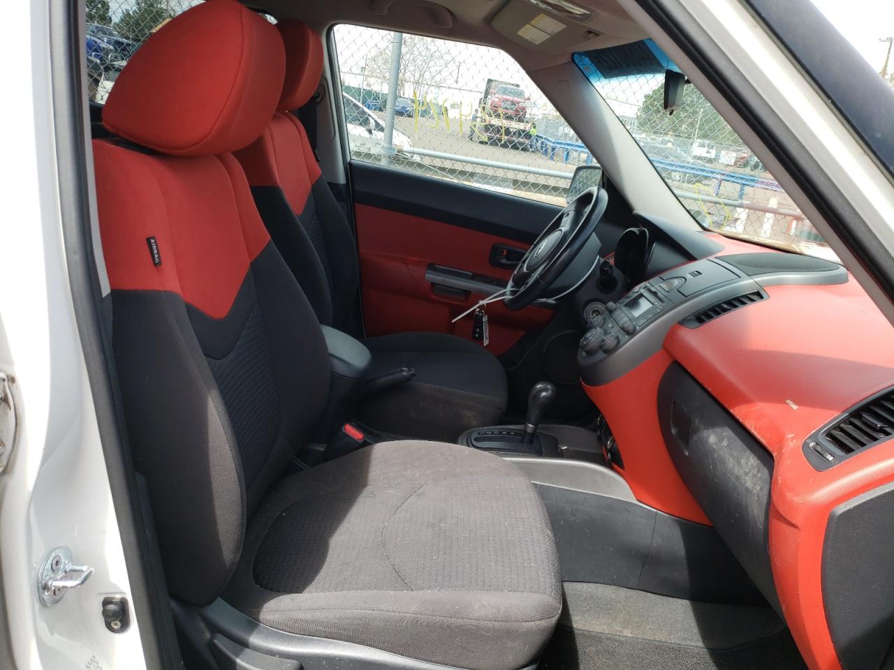 Photo 5 from auction – 2010 KIA SOUL + with VIN KNDJT2A29A7030100