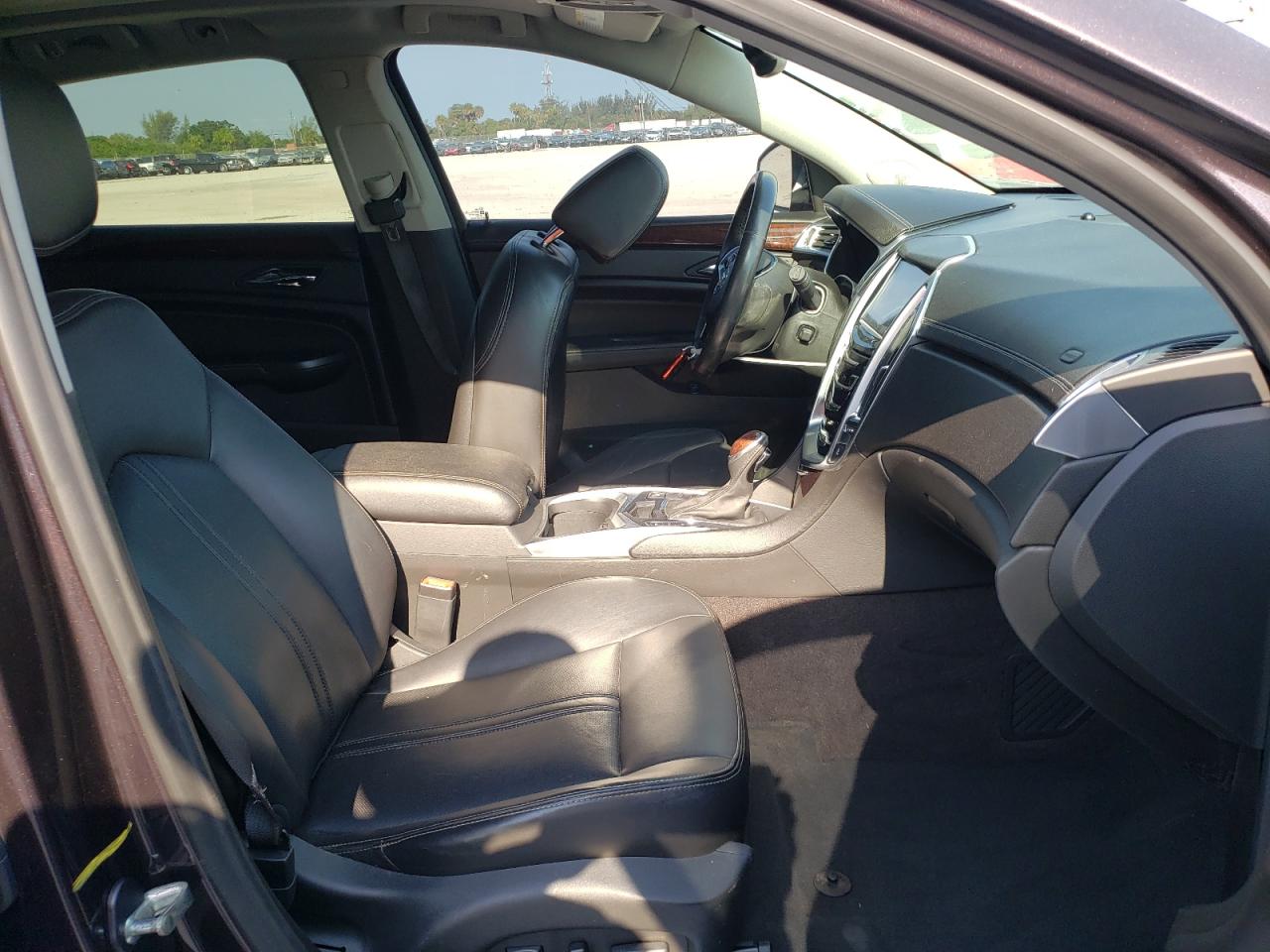Photo 5 from auction – 2015 CADILLAC SRX LUXURY with VIN 3GYFNEE32FS538495
