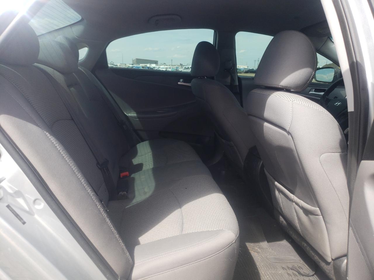 Photo 6 from auction – 2012 HYUNDAI SONATA GLS with VIN 5NPEB4AC5CH400160