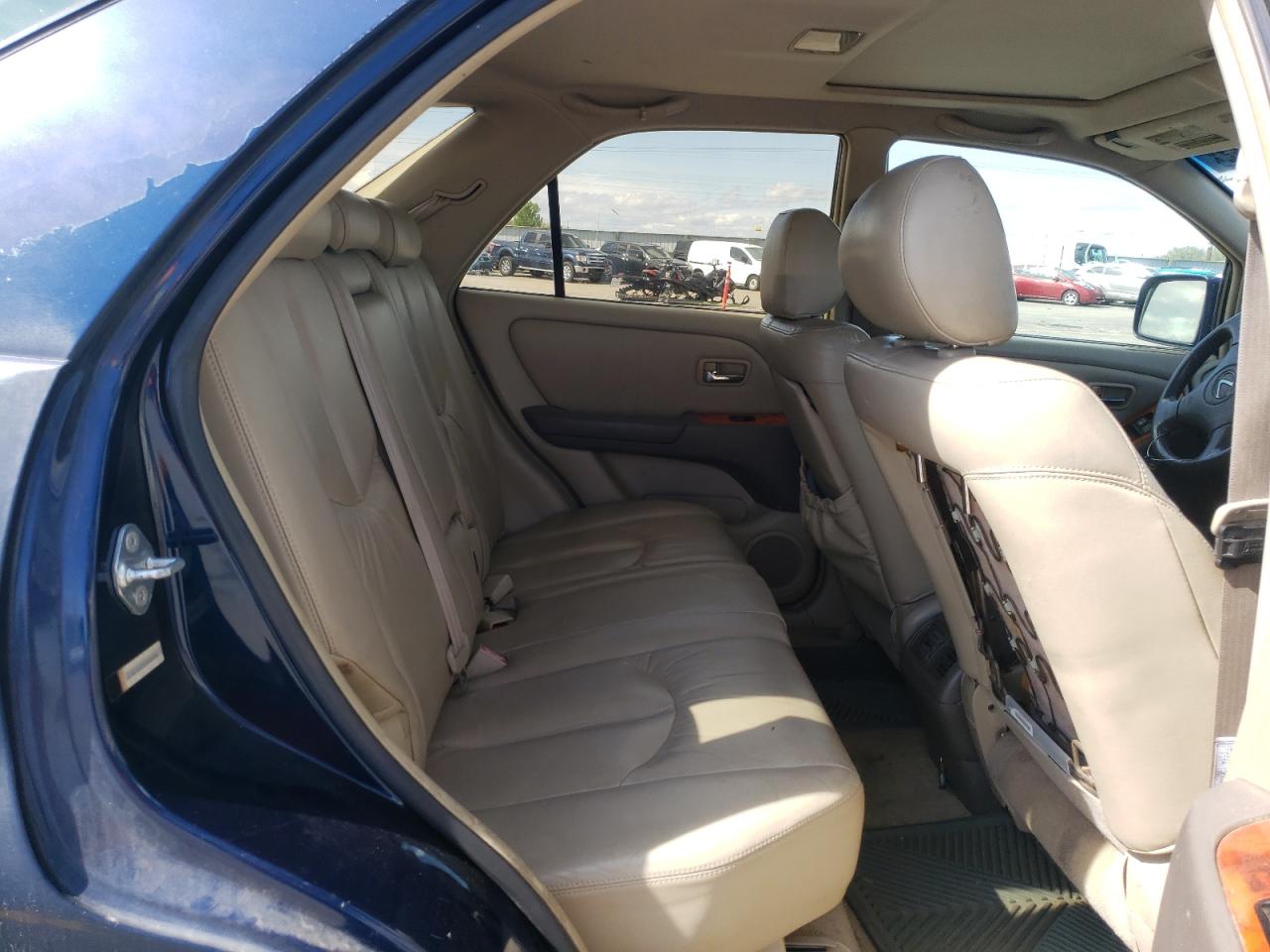 Photo 6 from auction – 2001 LEXUS RX 300 with VIN JTJGF10U910088891
