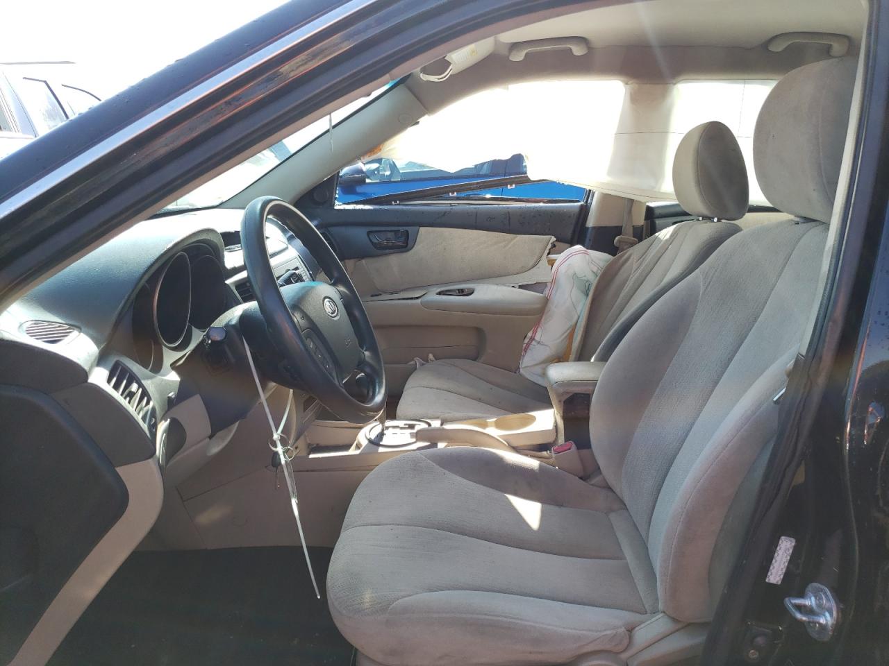 Photo 5 from auction – 2010 KIA OPTIMA LX with VIN KNAGG4A84A5393914