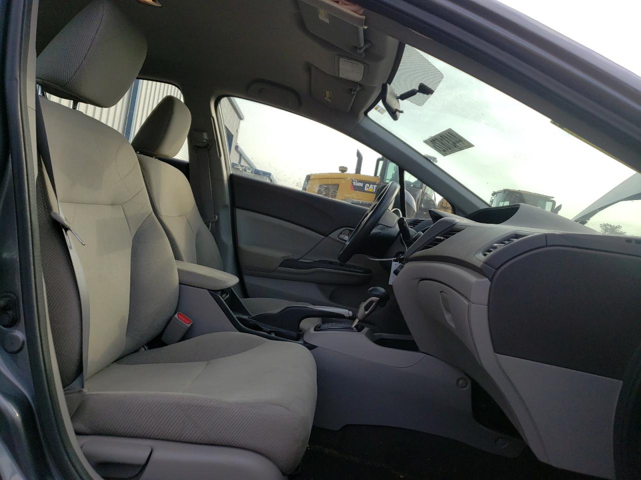 Photo 5 from auction – 2012 HONDA CIVIC LX with VIN 2HGFB2F55CH332987
