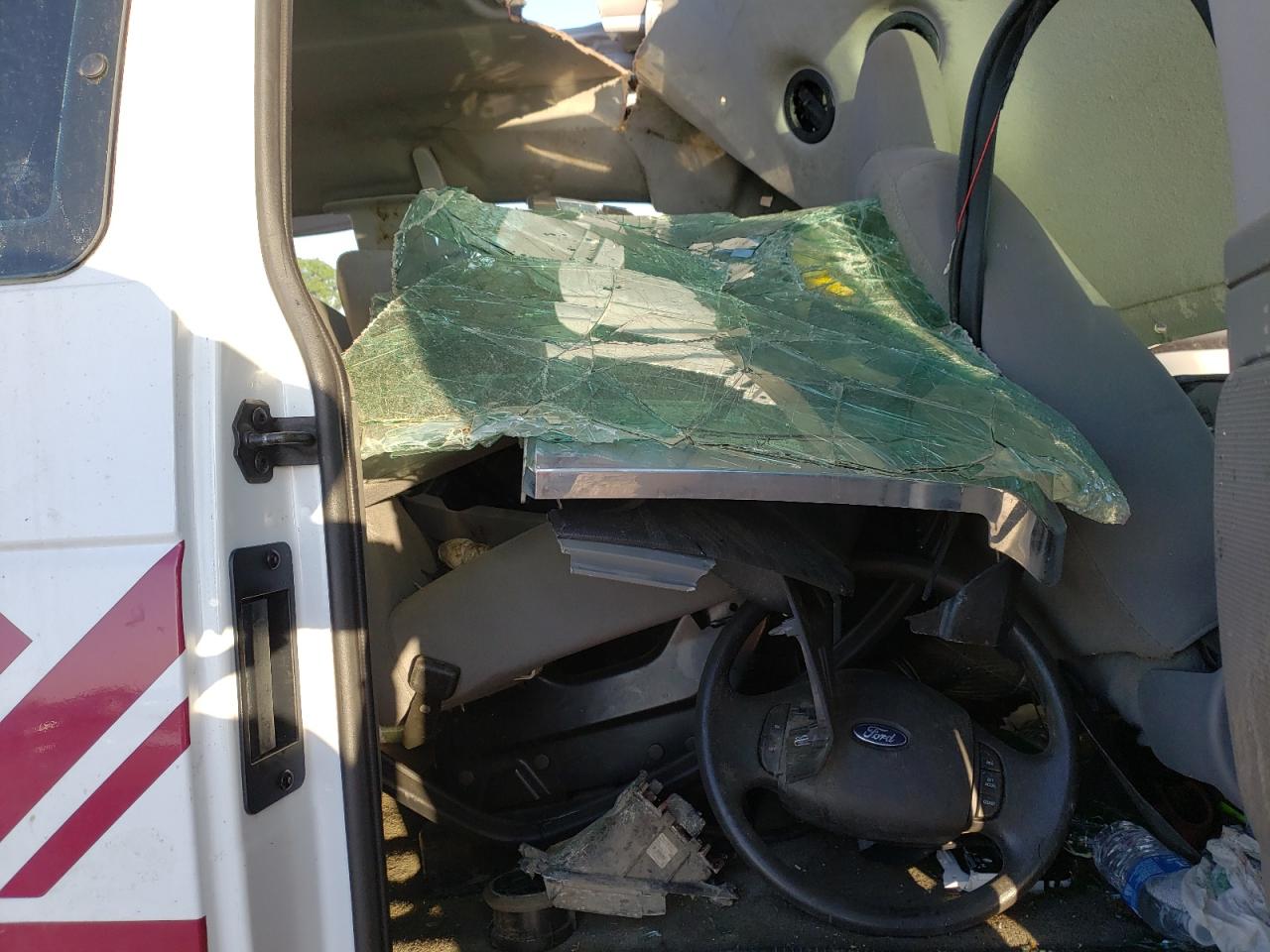 Photo 6 from auction – 2011 FORD ECONOLINE with VIN 1FBSS3BL1BDB07411