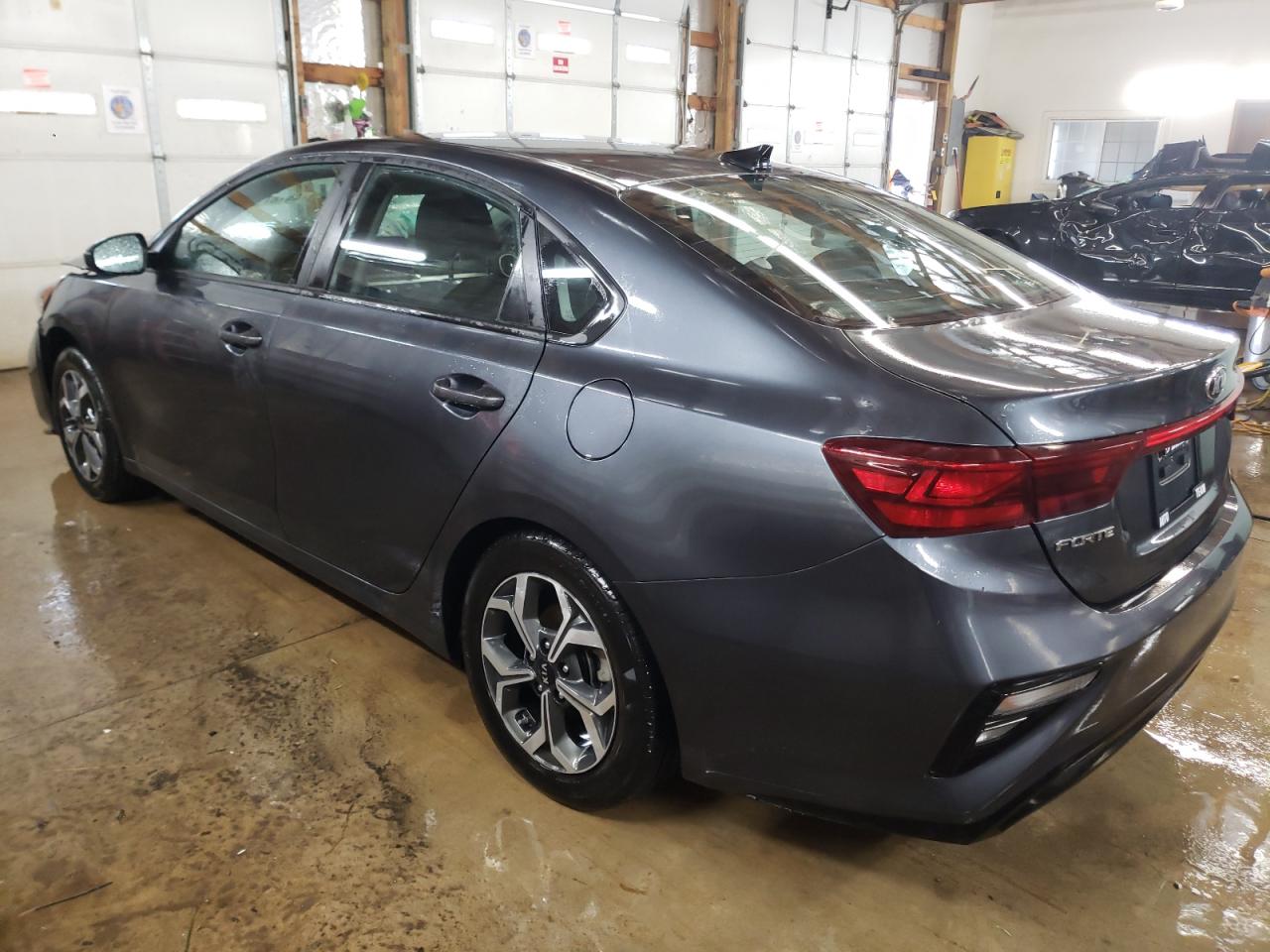 Photo 3 from auction – 2021 KIA FORTE FE with VIN 3KPF24AD1ME277069