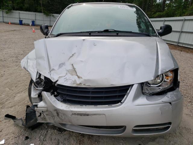Photo 9 from auction – 2005 CHRYSLER TOWN&COUNT with VIN 2C8GP54L05R186713