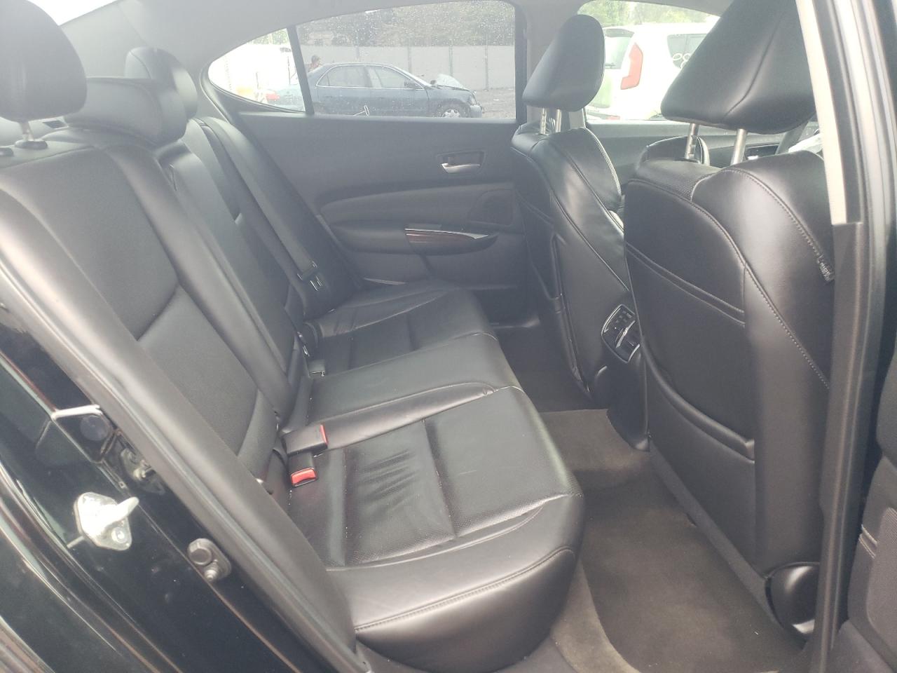 Foto 6 de la subasta – 2015 ACURA TLX TECH con VIN 19UUB2F51FA002838