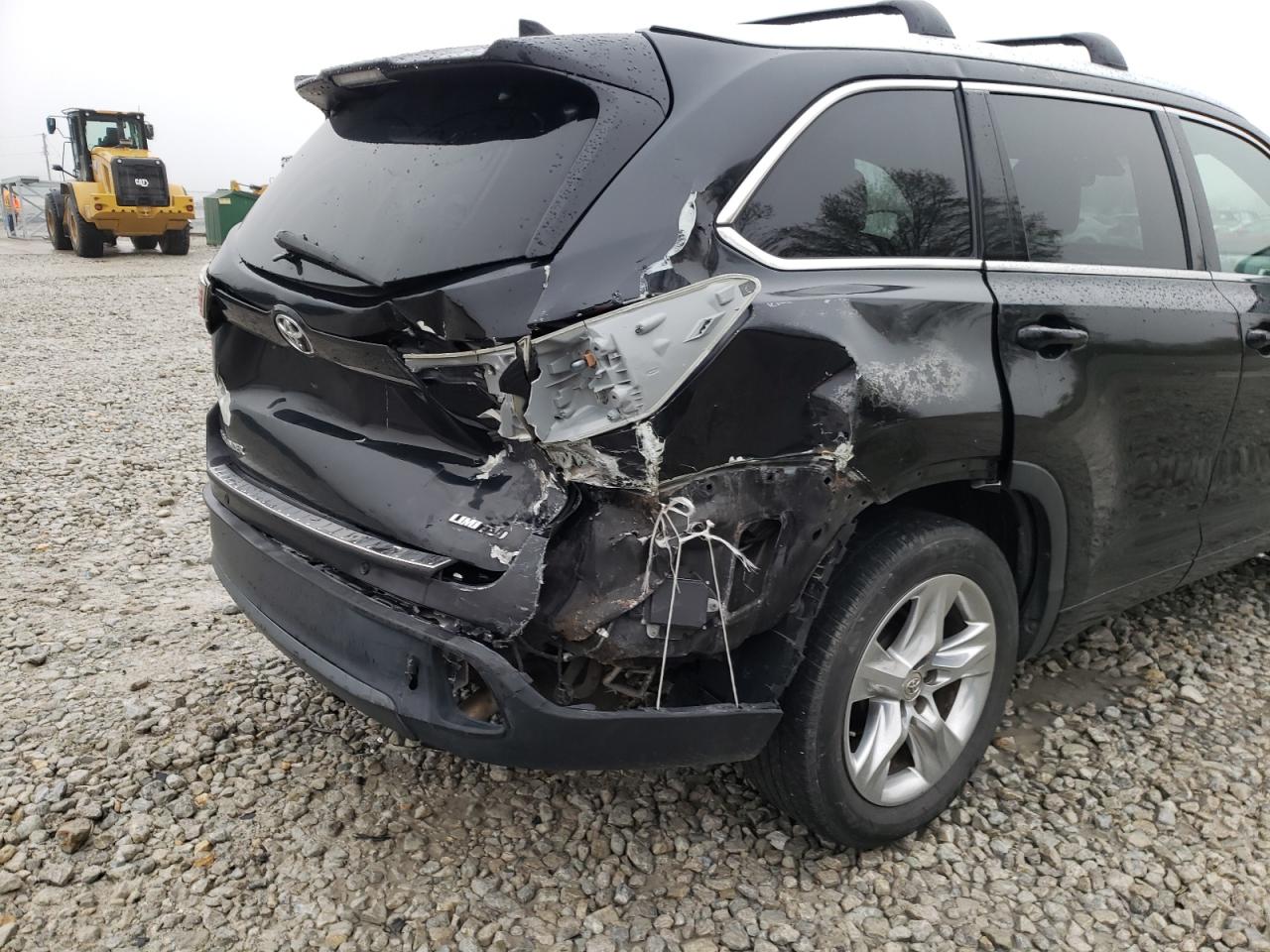 Photo 9 from auction – 2015 TOYOTA HIGHLANDER with VIN 5TDYKRFH9FS040095