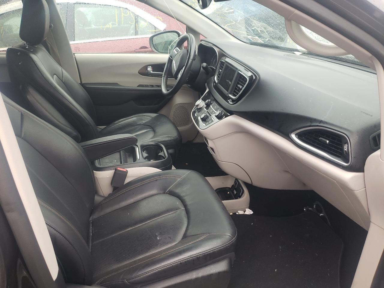 Photo 5 from auction – 2019 CHRYSLER PACIFICA T with VIN 2C4RC1BG6KR526284