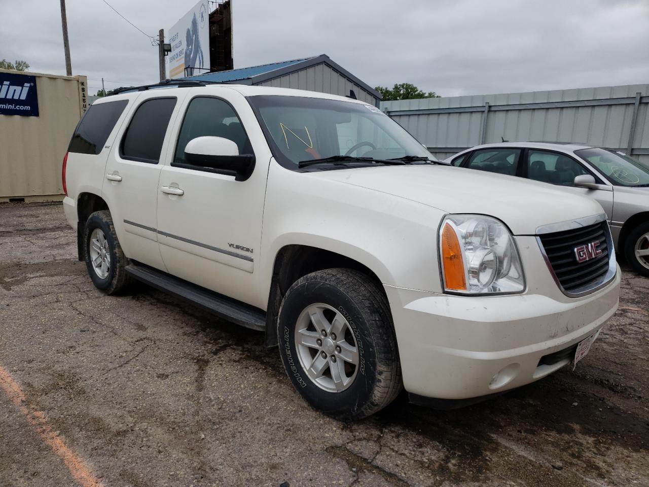 GMC YUKON SLT 2011 z numerem VIN 1GKS2CE01BR282827 - Zdjęcie z aukcji