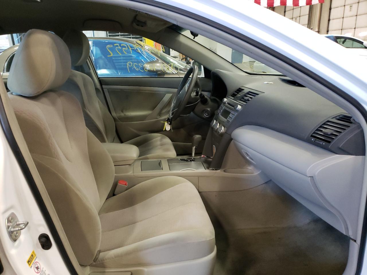Photo 5 from auction – 2010 TOYOTA CAMRY BASE with VIN 4T4BF3EK9AR047090