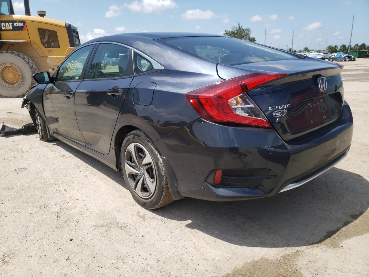 Photo 3 from auction – 2019 HONDA CIVIC LX with VIN 19XFC2F65KE014897