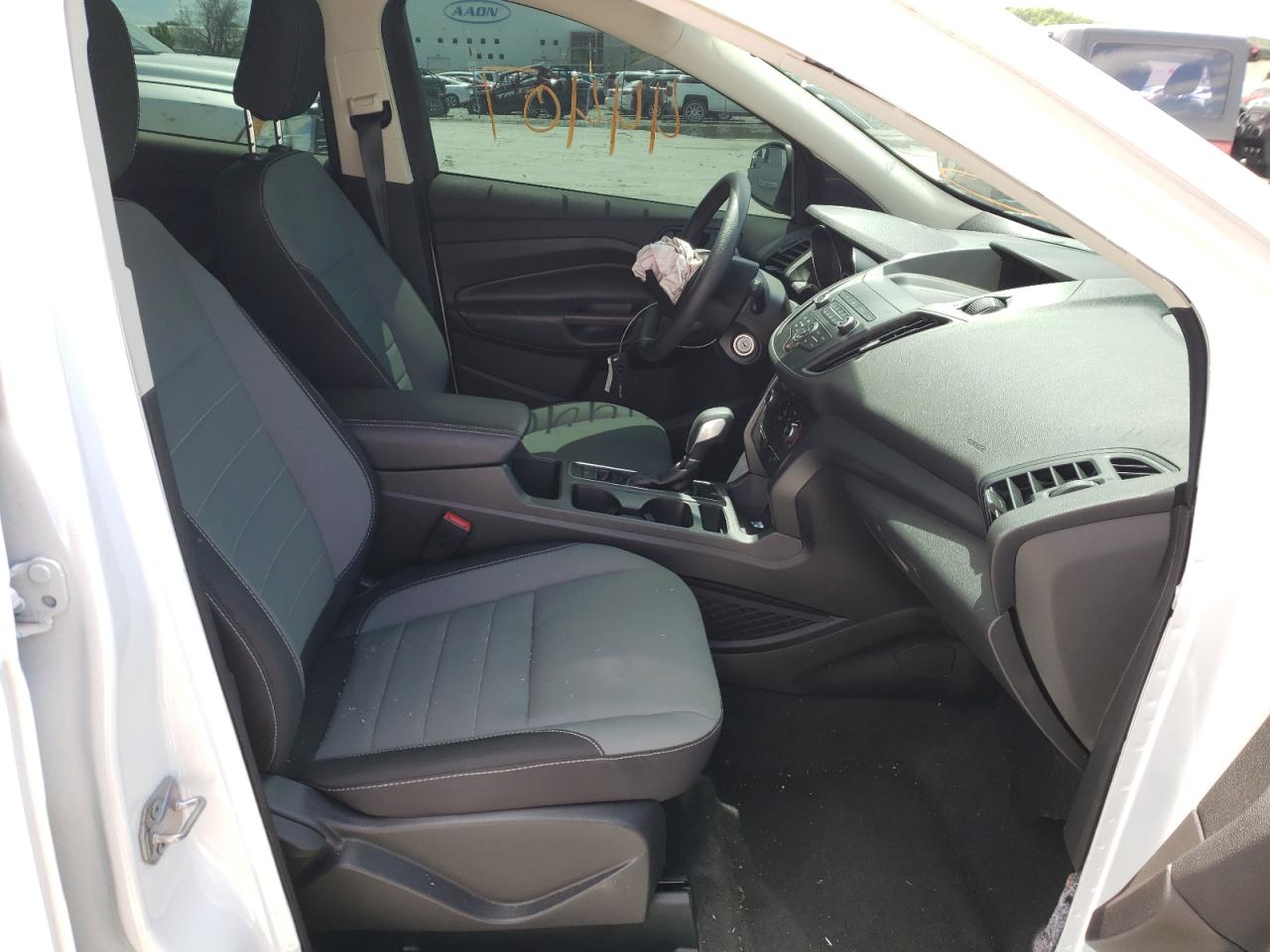 Photo 5 from auction – 2019 FORD ESCAPE S with VIN 1FMCU0F7XKUA89105