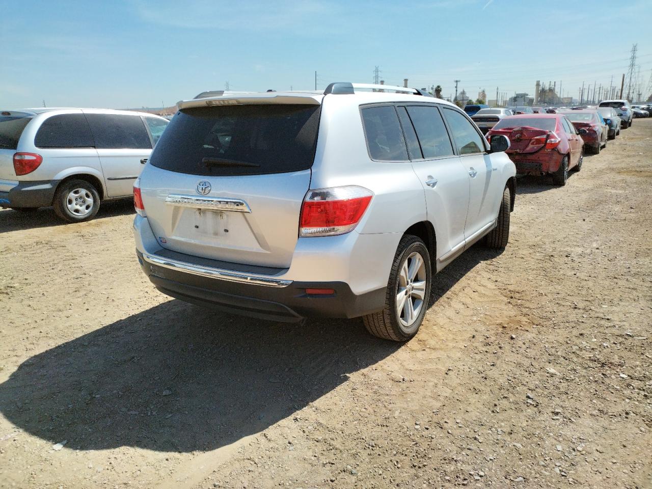 Photo 4 from auction – 2013 TOYOTA HIGHLANDER with VIN 5TDYK3EH6DS132857