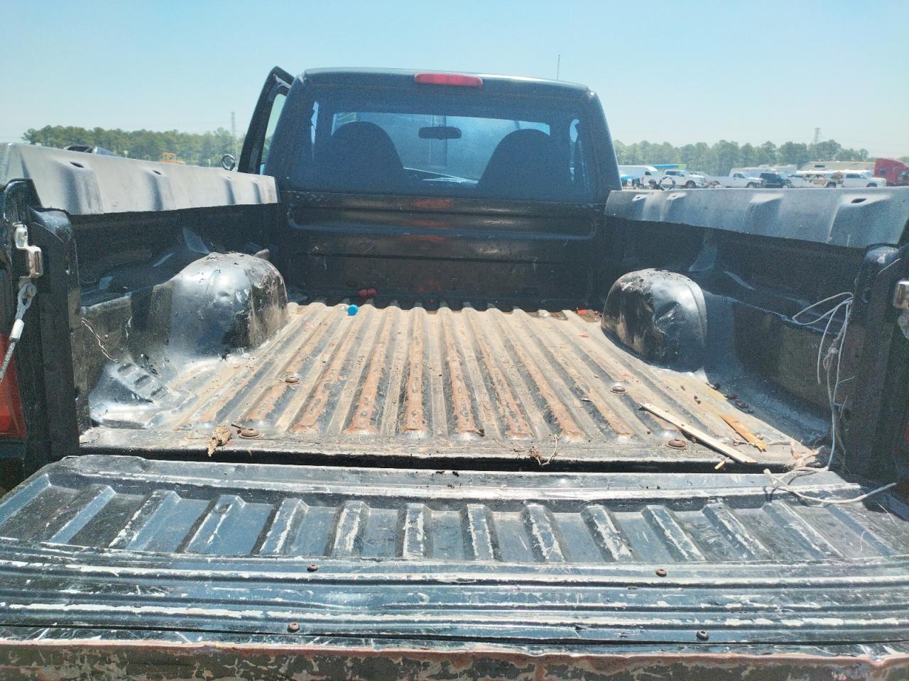 Photo 6 from auction – 2002 FORD RANGER with VIN 1FTYR10U62PA75152