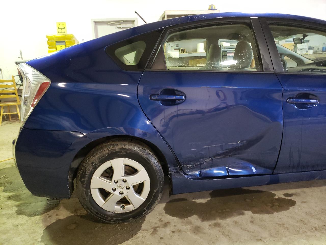 Photo 9 from auction – 2011 TOYOTA PRIUS with VIN JTDKN3DU2B0324823