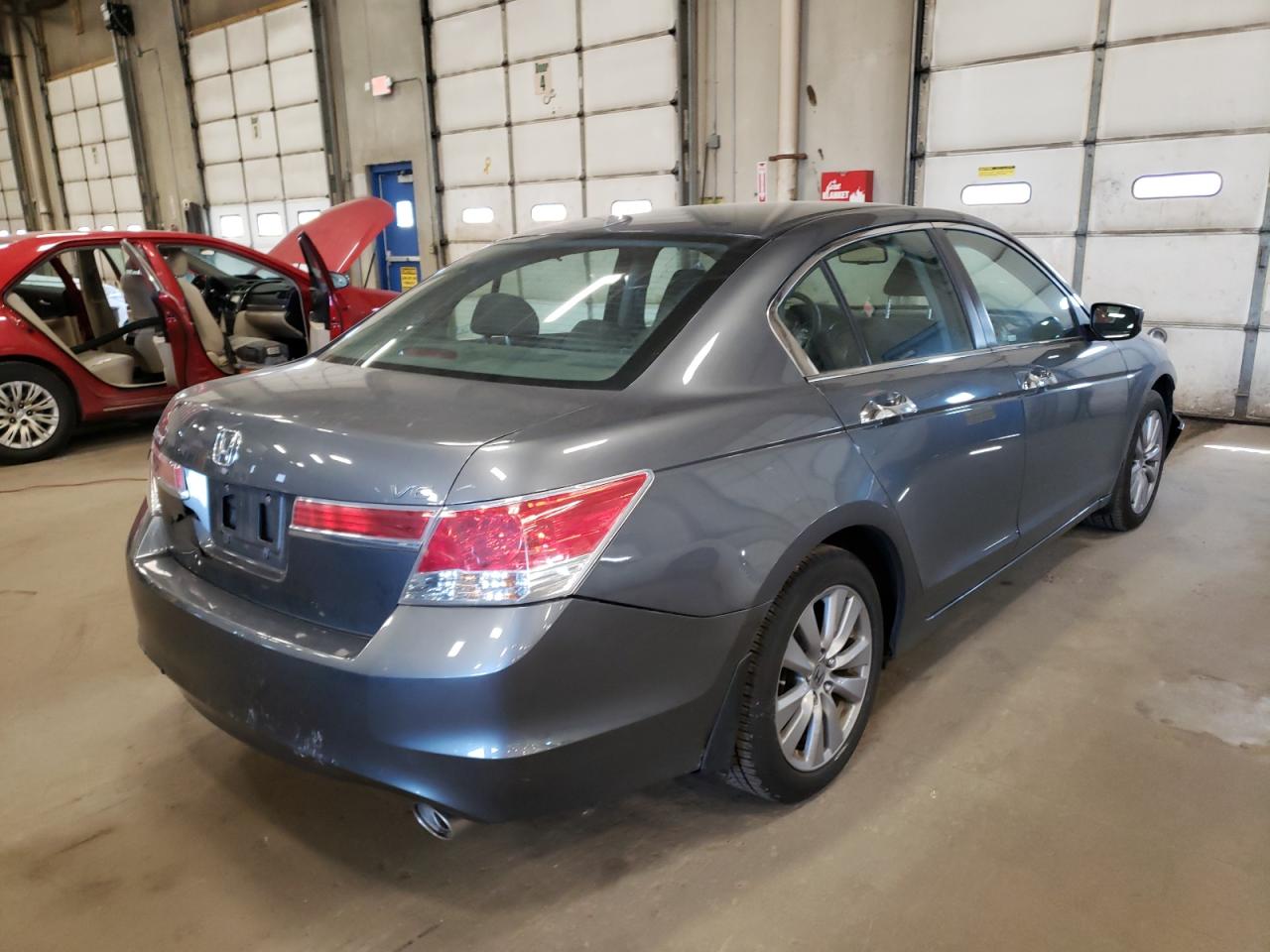 Photo 4 from auction – 2012 HONDA ACCORD EXL with VIN 1HGCP3F87CA011147