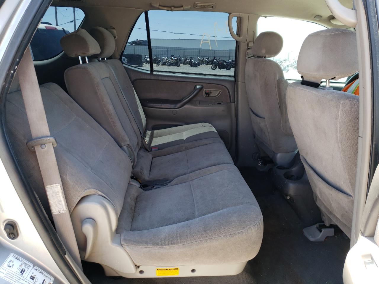Photo 6 from auction – 2002 TOYOTA SEQUOIA SR with VIN 5TDZT34A72S119604