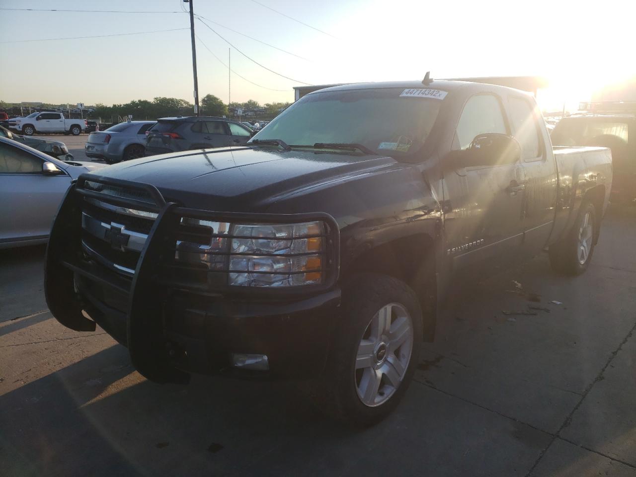 Photo 2 from auction – 2008 CHEVROLET SILVERADO with VIN 1GCEK19J18Z274672