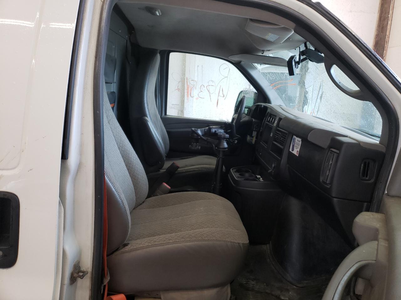 Photo 5 from auction – 2012 GMC SAVANA G25 with VIN 1GTW7FCA8C1186995
