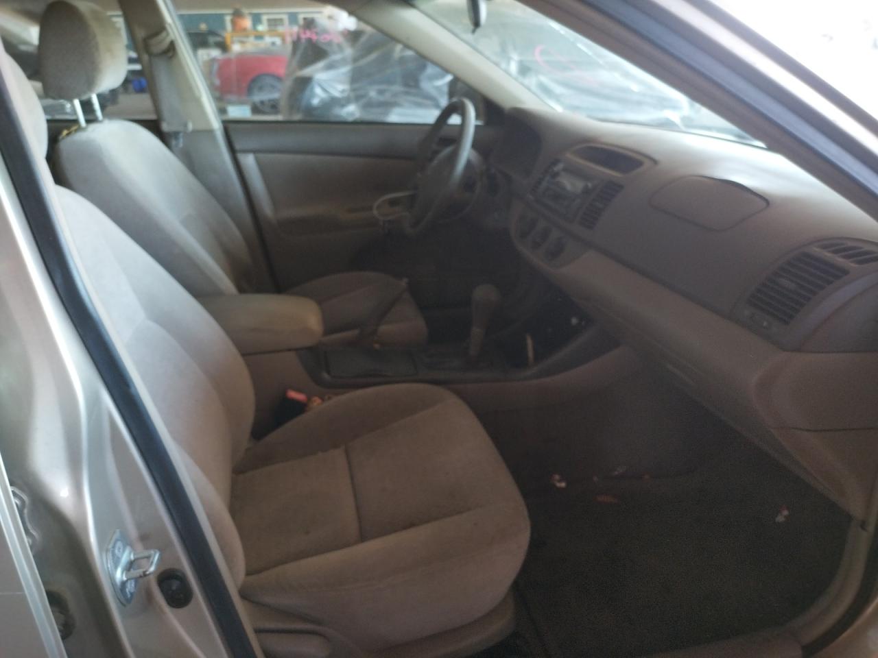 Photo 5 from auction – 2002 TOYOTA CAMRY LE with VIN 4T1BE32K42U636695