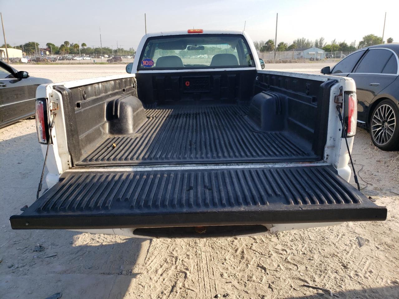 Photo 6 from auction – 2000 GMC SONOMA with VIN 1GTCS14W2Y8167730