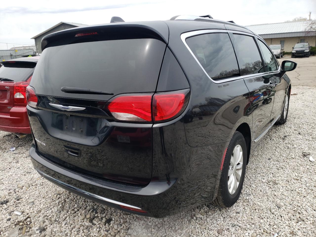 Photo 4 from auction – 2019 CHRYSLER PACIFICA T with VIN 2C4RC1BGXKR673188