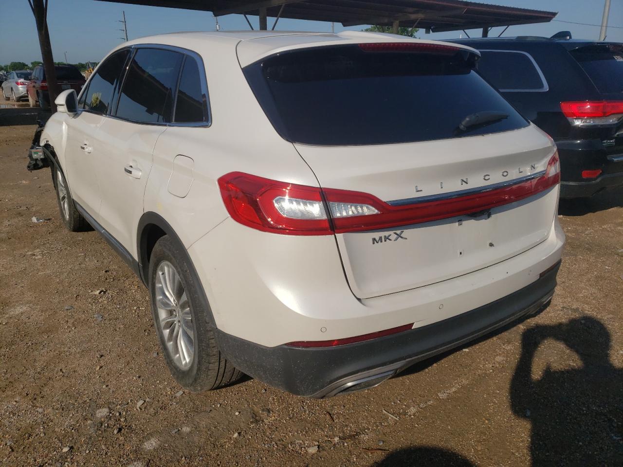 Photo 3 from auction – 2016 LINCOLN MKX SELECT with VIN 2LMTJ6KR7GBL79192