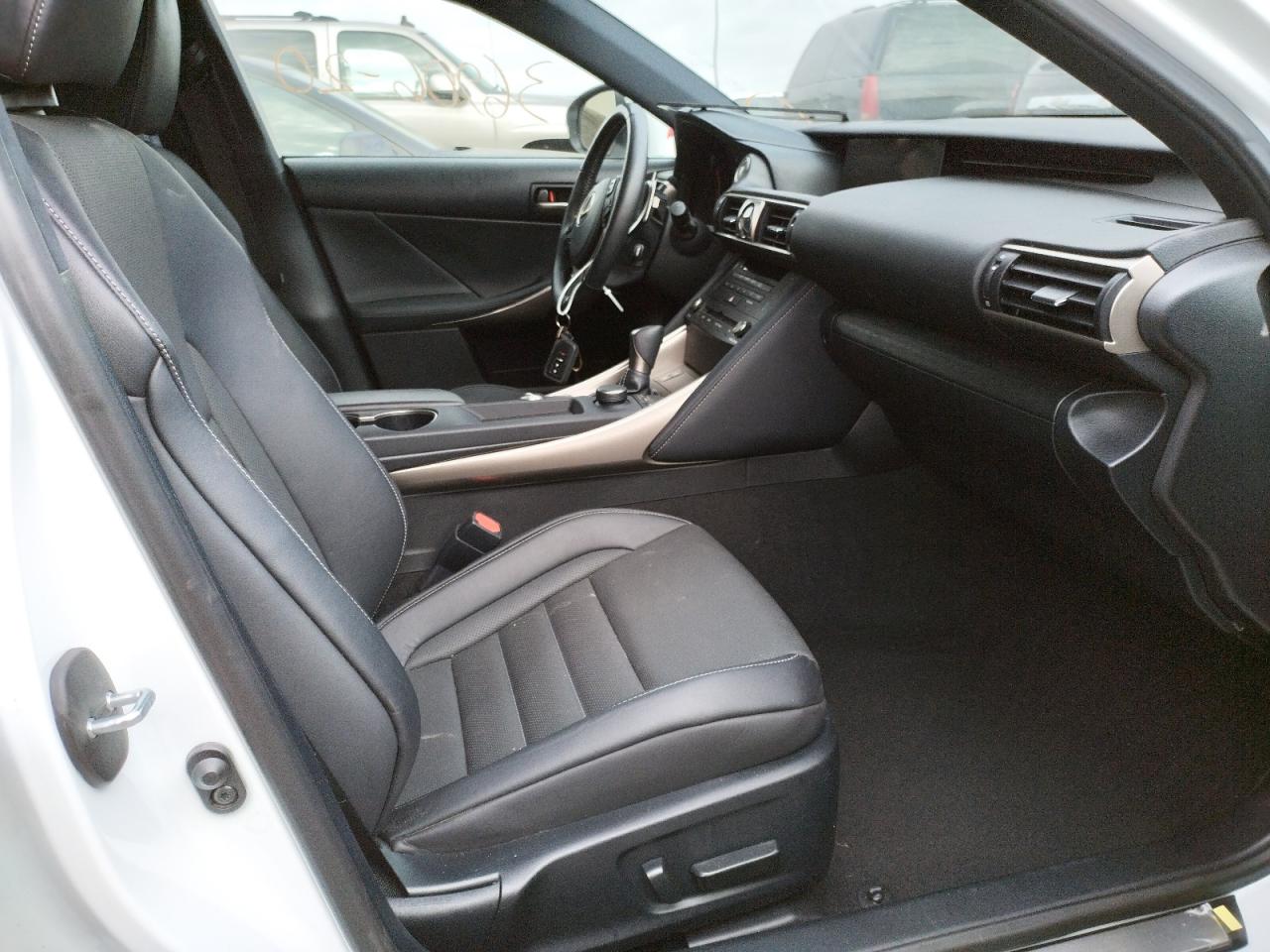 Photo 19 from auction – 2019 LEXUS IS 300 with VIN JTHBA1D24K5099207