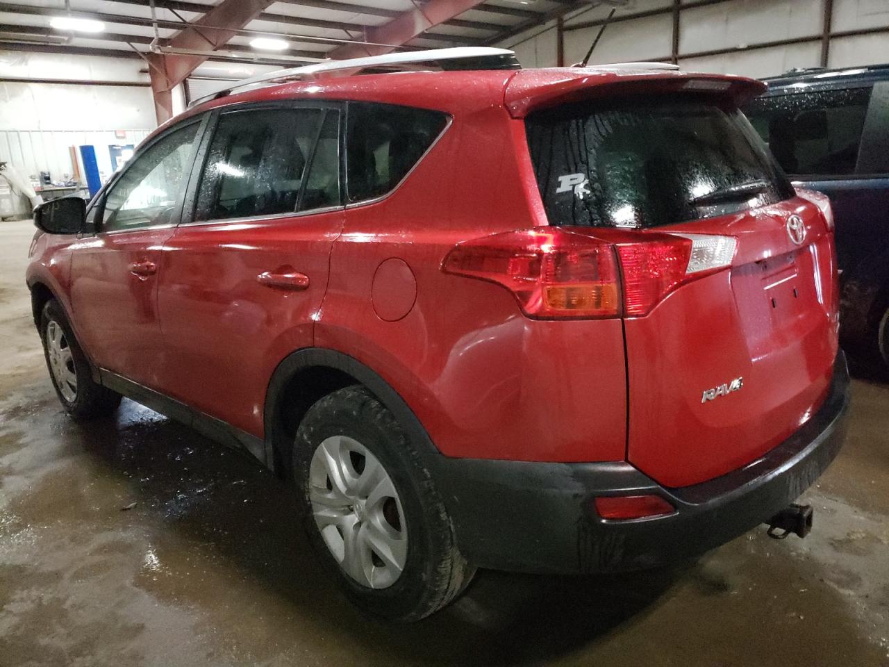 Photo 3 from auction – 2015 TOYOTA RAV4 LE with VIN JTMBFREV8FJ025568