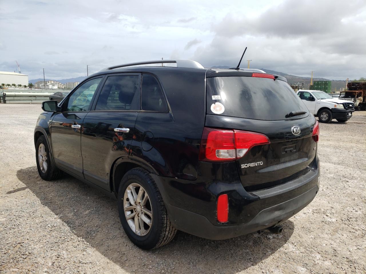 Photo 3 from auction – 2014 KIA SORENTO LX with VIN 5XYKT4A74EG539631