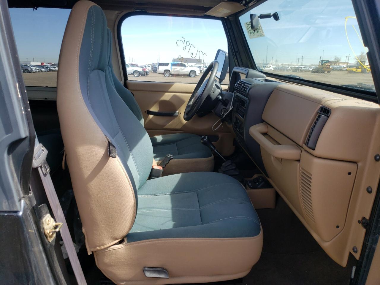 Photo 5 from auction – 2000 JEEP WRANGLER / with VIN 1J4FA59S1YP708389