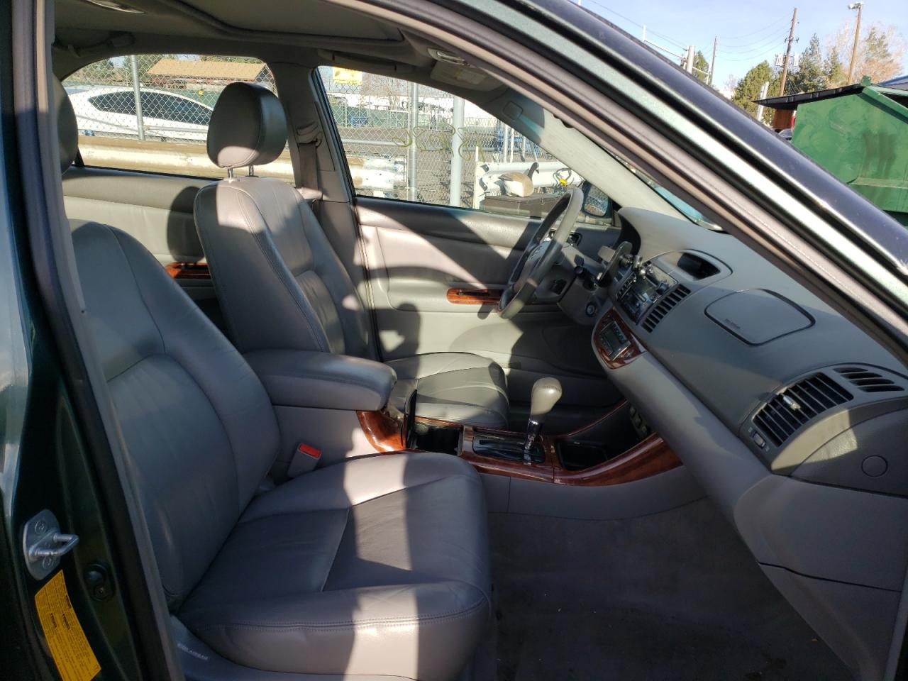 Photo 5 from auction – 2002 TOYOTA CAMRY LE with VIN JTDBF30K820009655