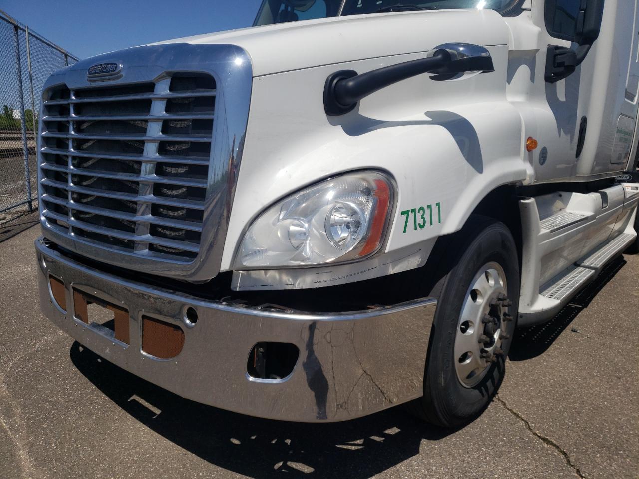 Photo 9 from auction – 2015 FREIGHTLINER CASCADIA 1 with VIN 3AKJGLD66FSGE5111