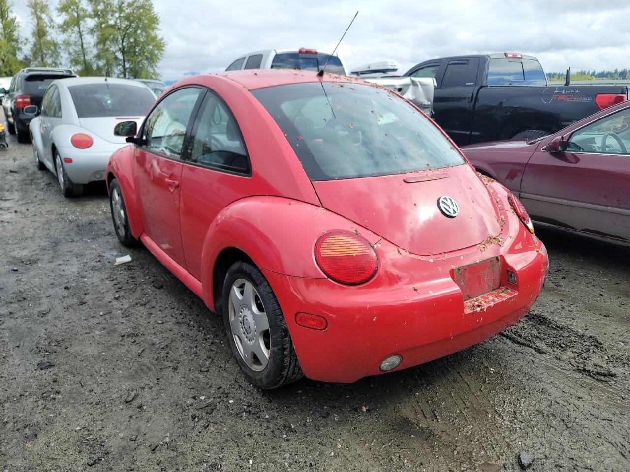 Photo 3 from auction – 1998 VOLKSWAGEN NEW BEETLE with VIN 3VWBF61C7WM022468
