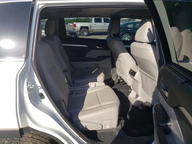 Zdjęcie 6 z aukcji – 2018 TOYOTA HIGHLANDER z VIN 5TDJZRFH9JS551473