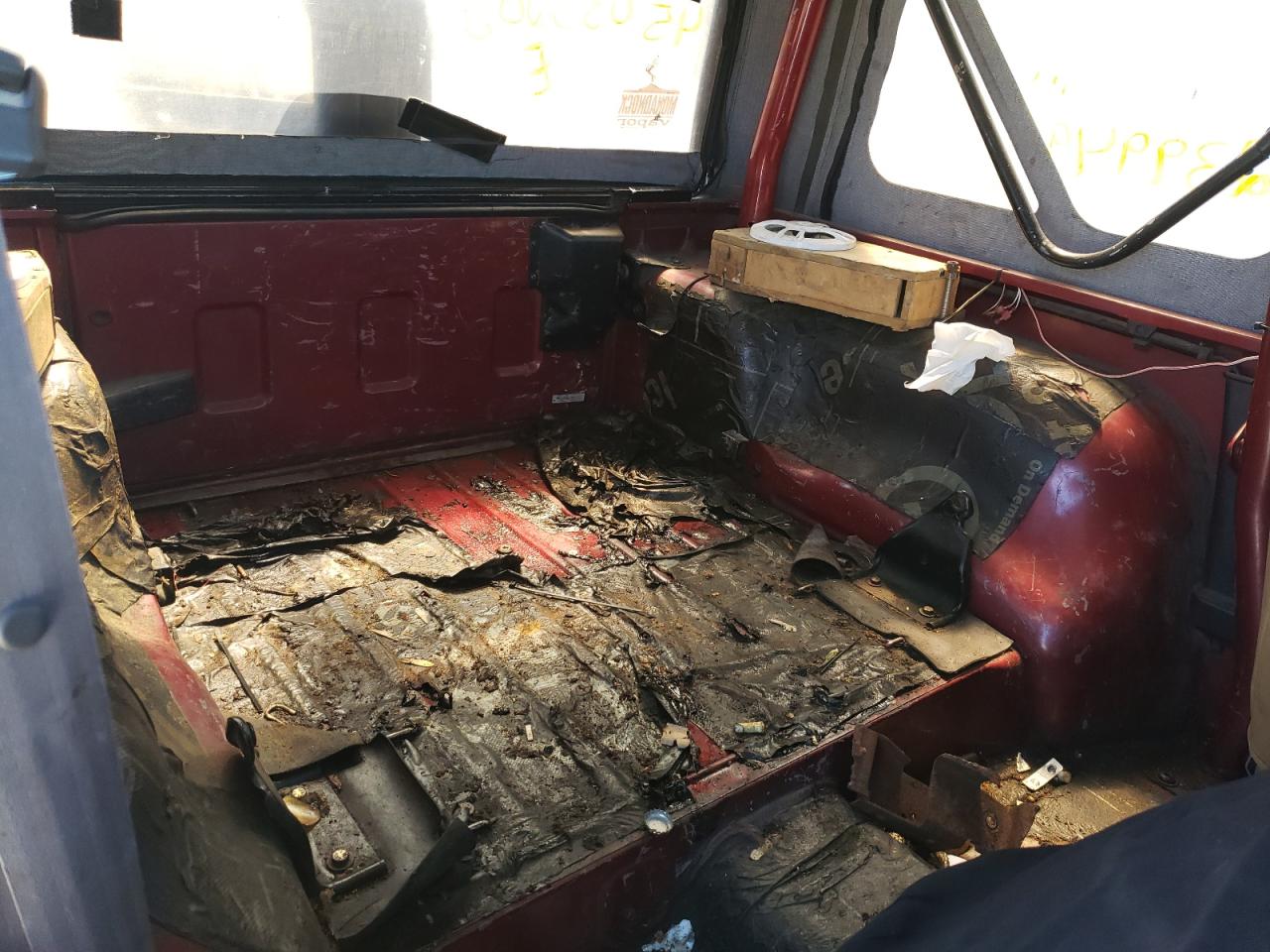 Photo 6 from auction – 1998 JEEP WRANGLER / with VIN 1J4FY29P7WP707010